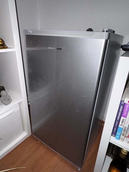Vand frigider cu congelator Heinner