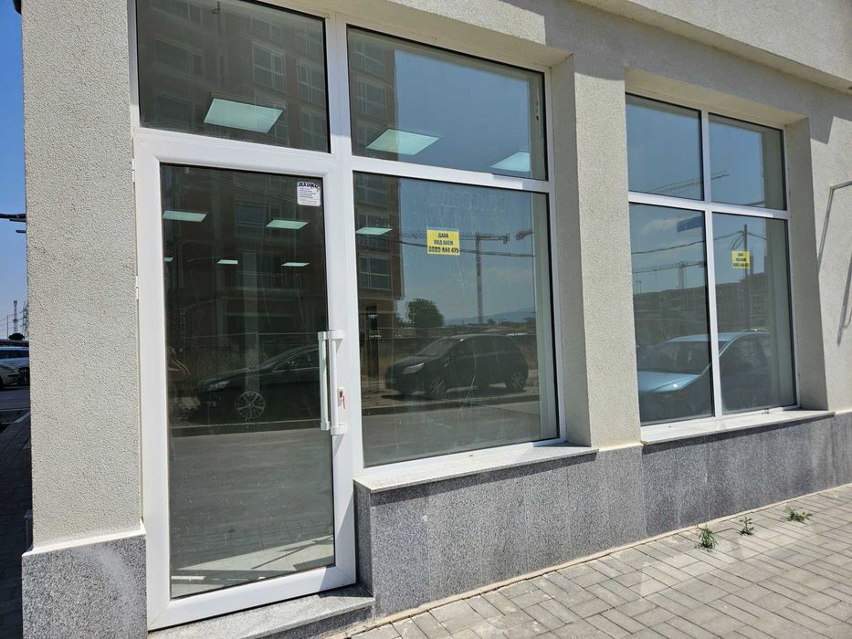 Дава се под наем Магазин в Пловдив, Южен - 90 кв.м за 612 € - Снимка #1