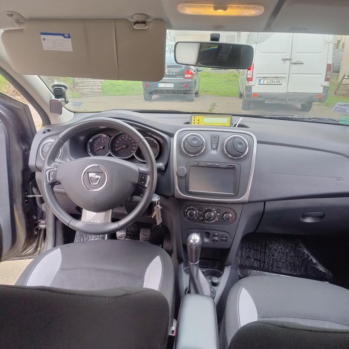 Продавам Дачия Сандеро Stepway