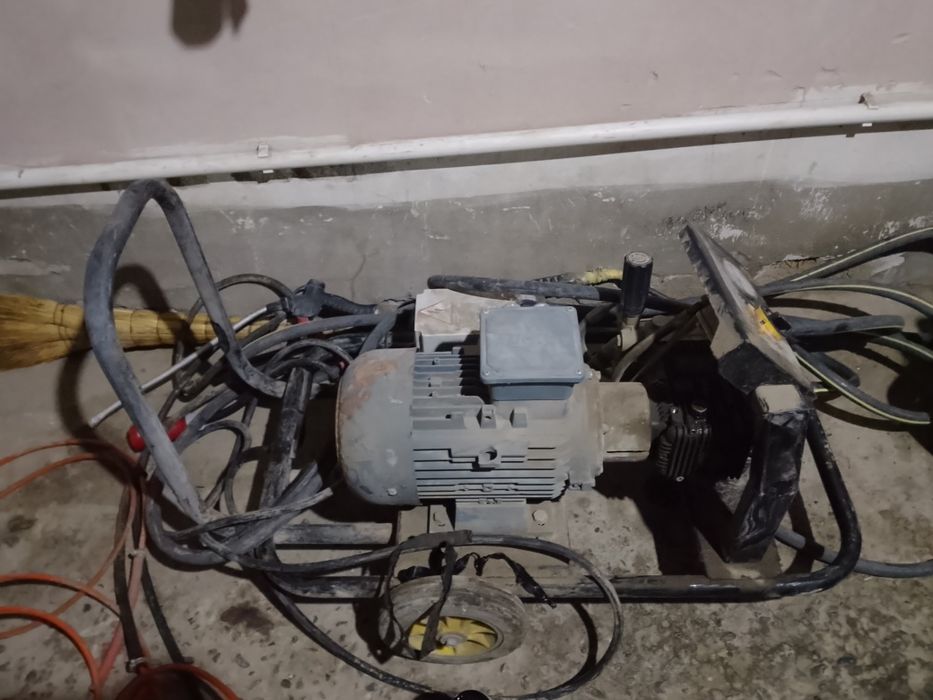 OMAX:karcher CRANDFAR:kanfreser OMAX:pena bachok