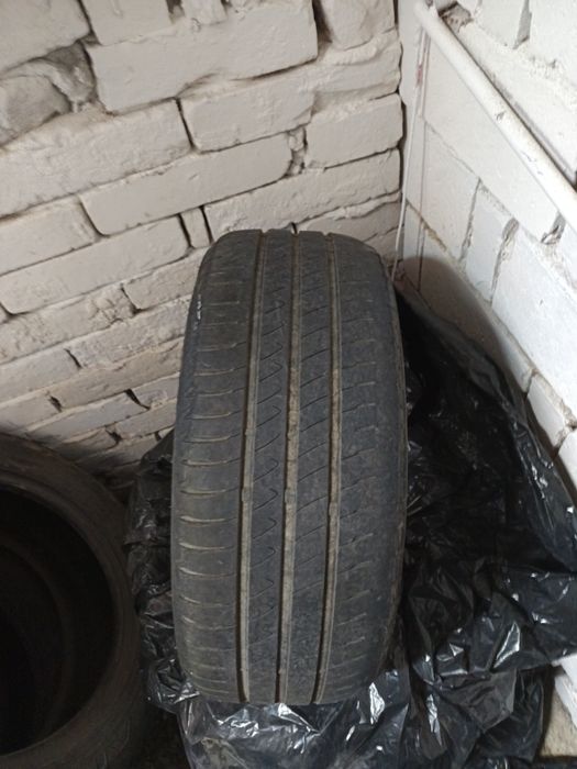 Vând 4 cauciucuri de vara195 50 15