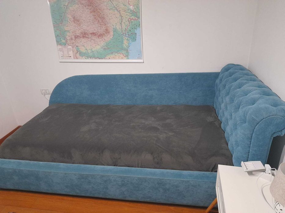 Vand pat tapitat cu saltea, model Chesterfield - 90 x 200 cm