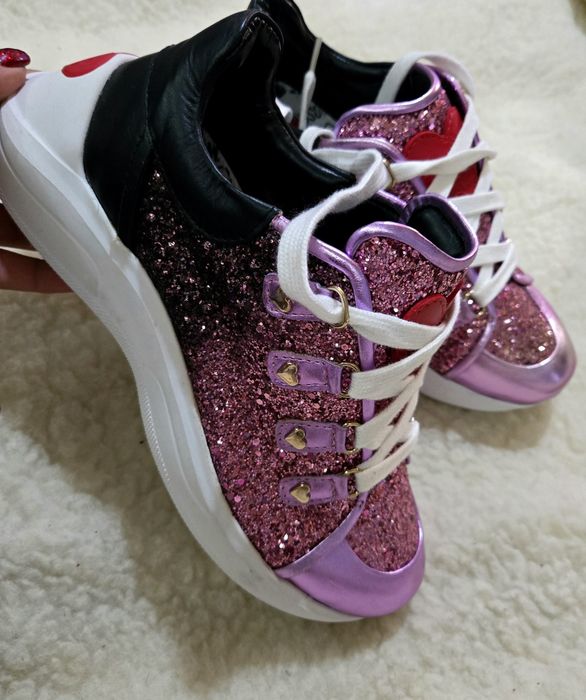 Love Moschino оригинални дамски сникърси 38 номер