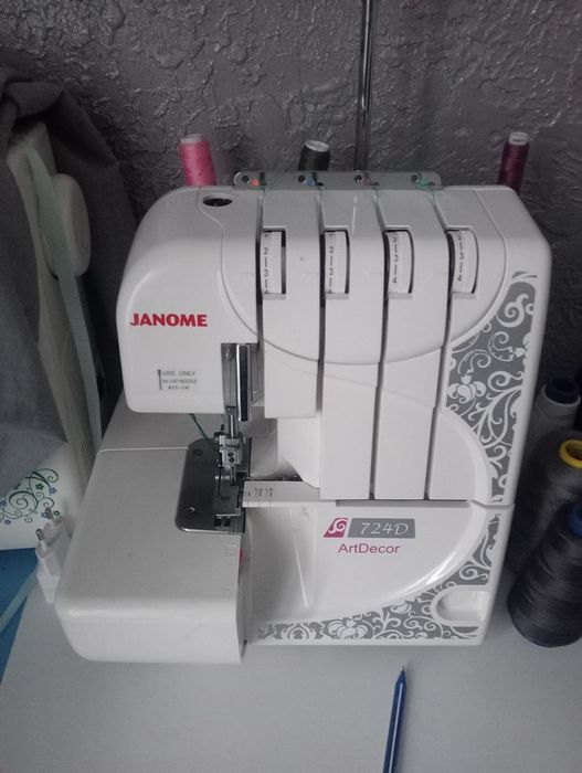 Оверлок Жаноме  оверлок