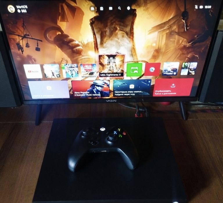 Игровая приставка Xbox One X