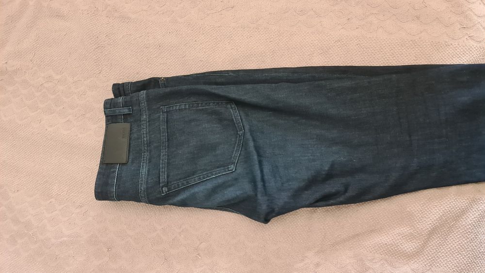 Продам BOOS,  джинсы ,