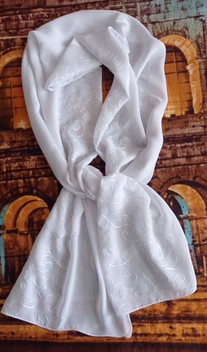 Сатенена риза с къдри, в два цвята,14 лв за един бр.,с подарък шал