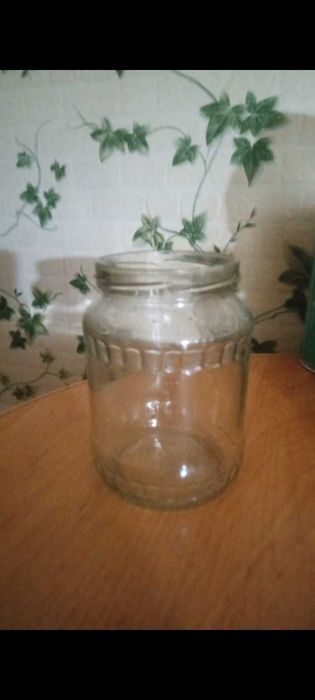 Продам банки срочно.