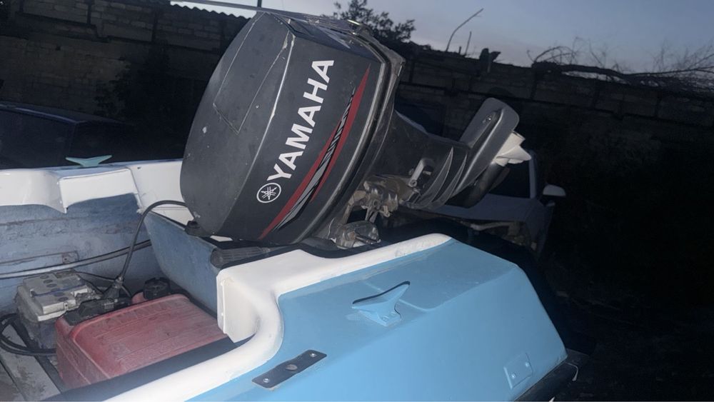 Продам лодку мотор yamaha40