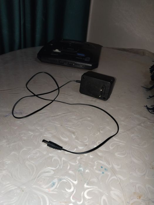 Sega Mega Drive 2 (500 игр встроено)