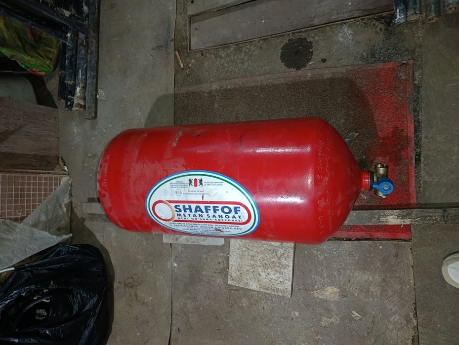 Продается газовый балон метан срочно