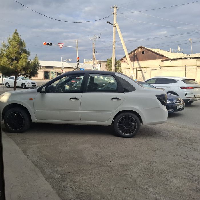 Лада гранта сотилади