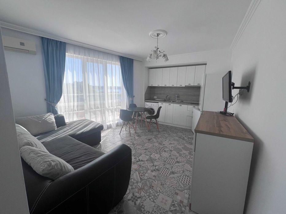 Двустаен апартамент с гледка море в Равда