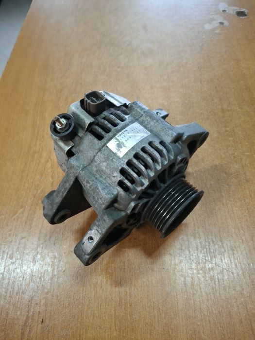 Alternator Toyota Yaris 1.0 VVT-i (04-13)