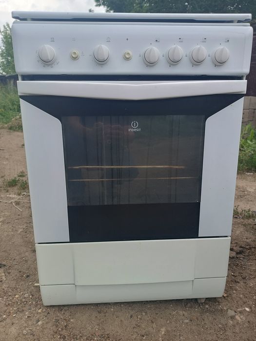 Продам газовую плиту