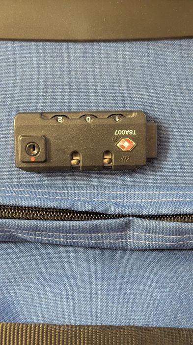 Голям куфар Eastpak 78 см – отличен, лек, здрав