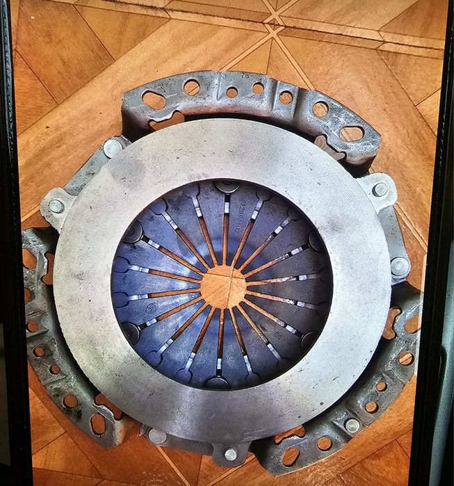 Продам комплект сцепления на Ларгус