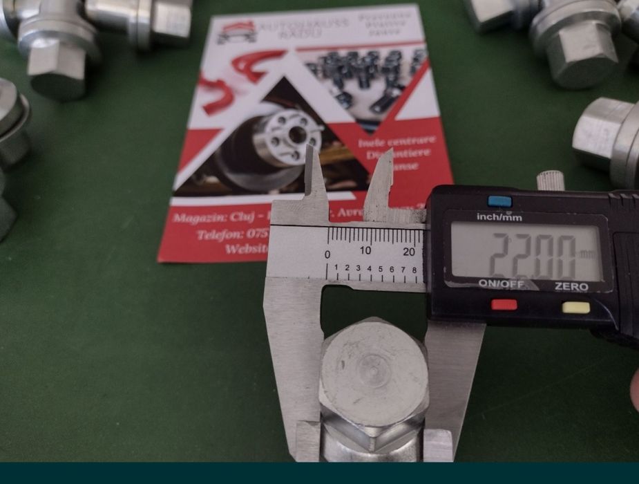 Piulite prezoane Noi pt Land Rover cheie 22 Pline  -- Noi .--