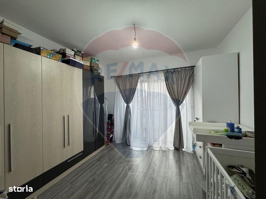 Apartament cu 3 camere, 2 bai, 2 balcoane, parcare-zona Uta