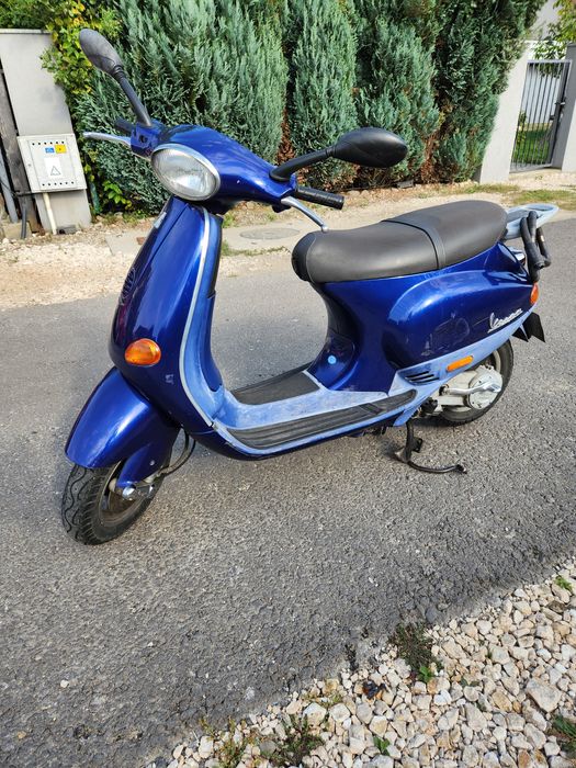 Scuter Piaggio Vespa LX50