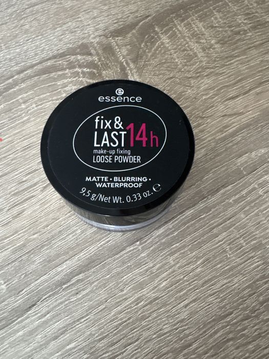 Рассыпчатая пулра от essence