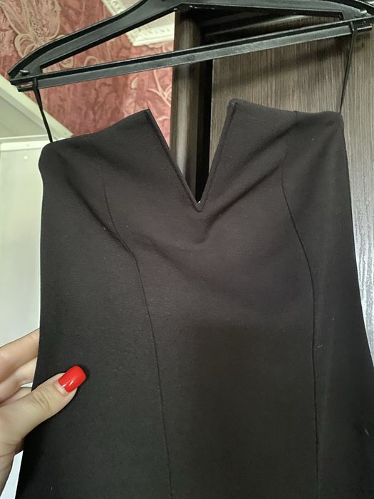 Продам поатье новое от Zara!