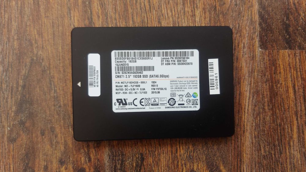 Продавам INTEL SSD PRO 5400s Series 180 GB и Samsung SSD 192 и 256 GB