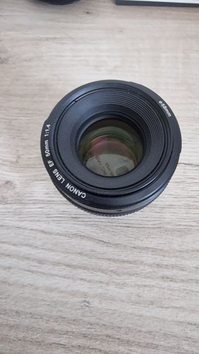 Aparat foto Canon 250d
