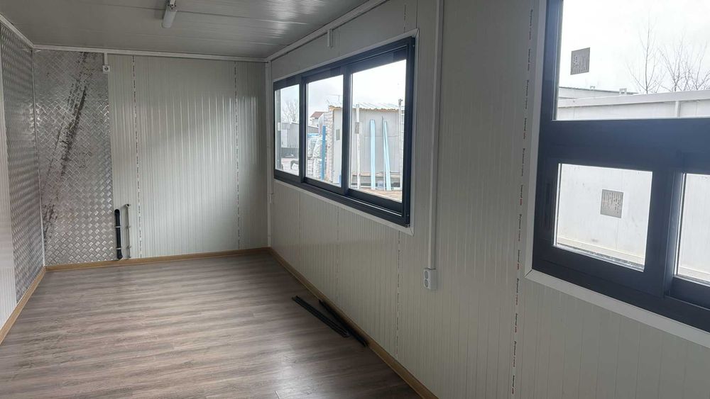 Търговски павилион 300/700/240 см с едно помещение