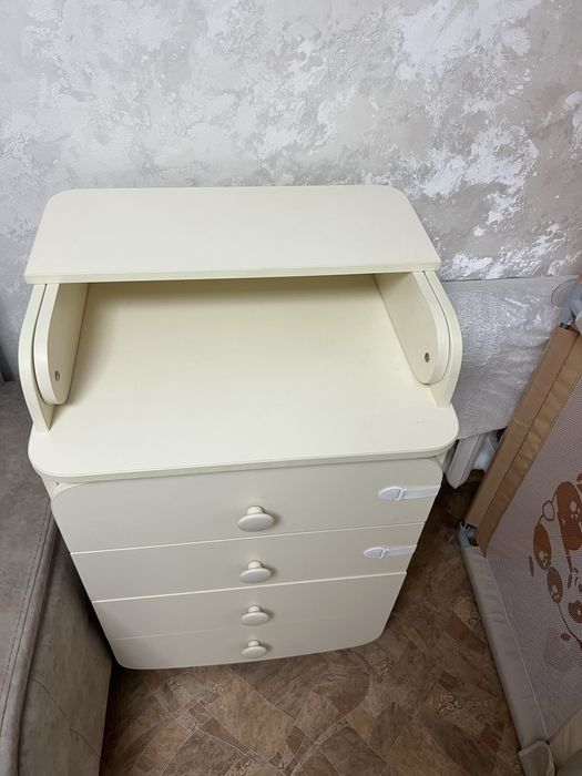 Продам комод с пеленальным столиком