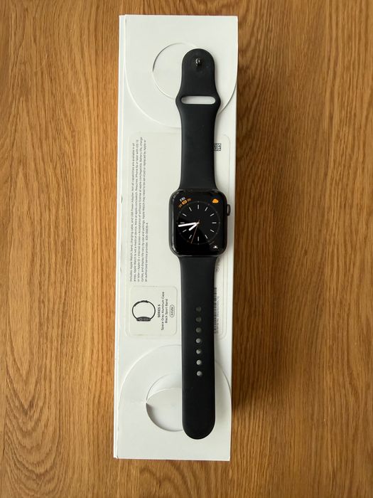 Apple watch 5 series 44 mm.