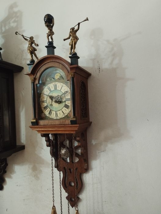 Ceas pendula de perete mecanism Urgos anii 70 cu pendul