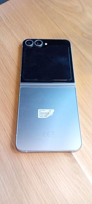 Samsung Galaxy Z Flip6