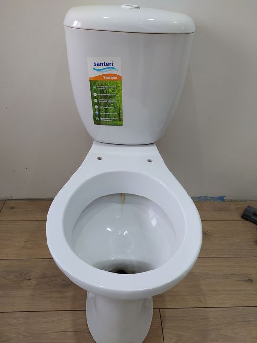 Продам унитаз с бачком 8тыс.