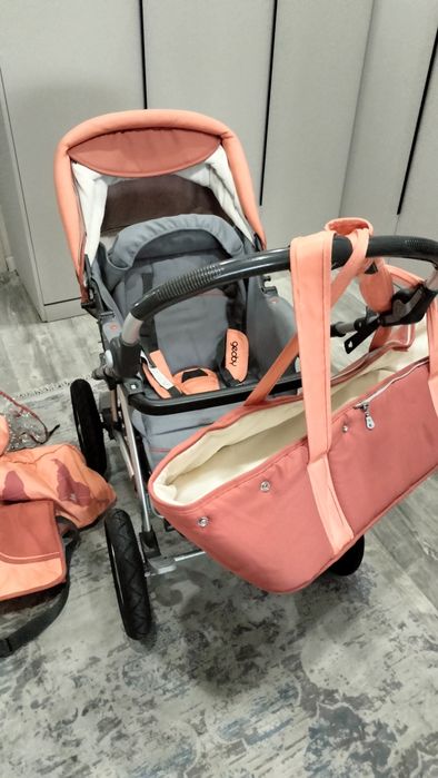 Продаю детскую коляску Geoby