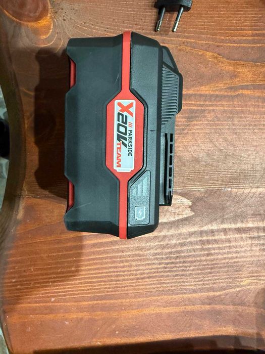 Гайковерта + 2 батерии + зарядно