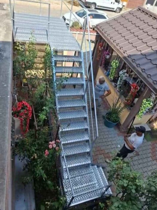 Scări metalice industriale