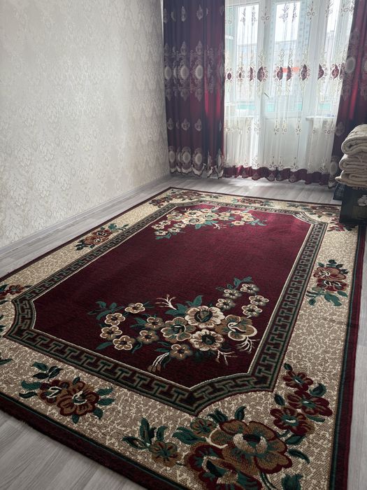 Продаем ковер размером 2м*4м