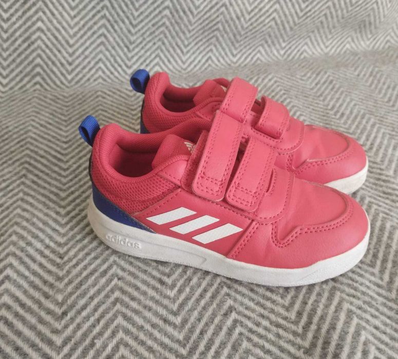 Adidas кожени маратонки номер 25