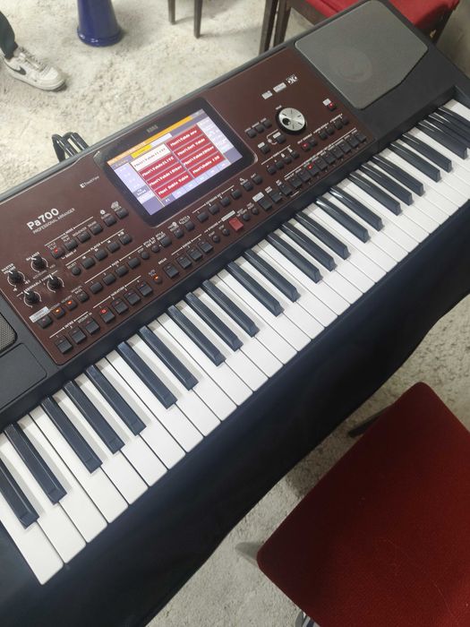 Korg pa 700 в добро състояние още в гаранция