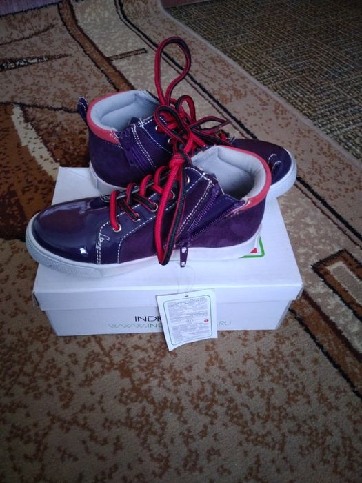 Продам обувь весна , осень .