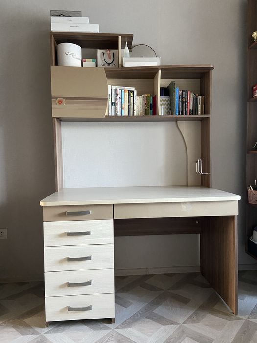 Стол  письменный