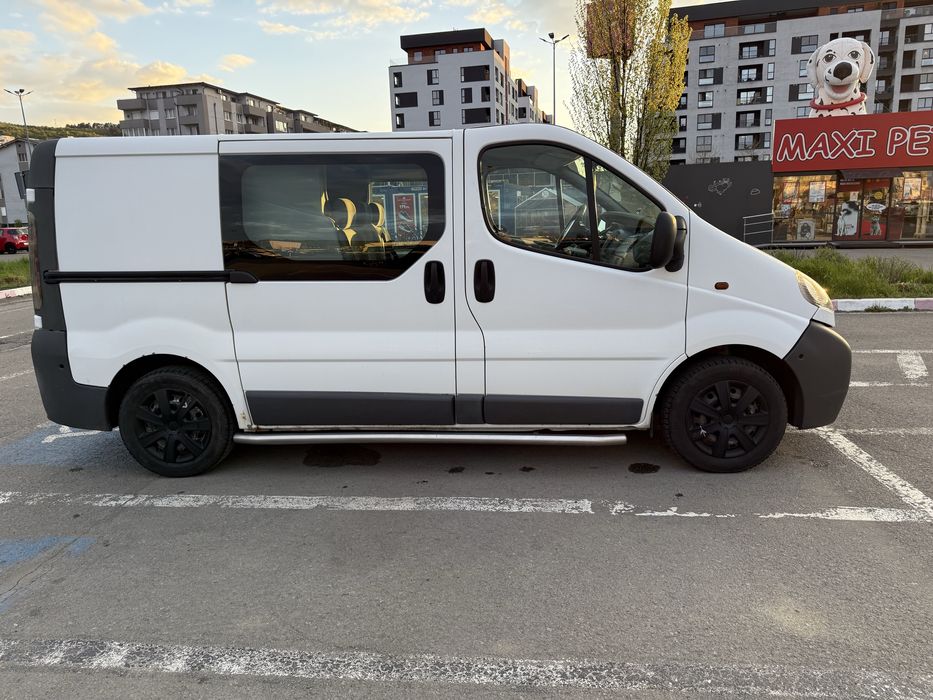 Vand Opel Vivaro cu 6 locuri