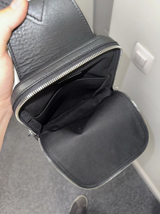 Louis Vuitton Avenue Sling Bag