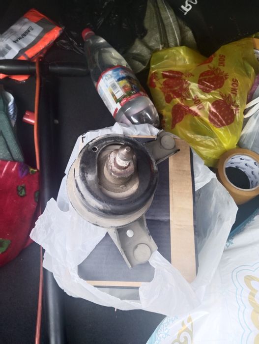 Подушка двигателя