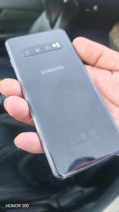Продаю Samsung s10