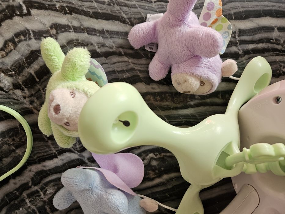 Fisher Price Музикална въртележка за легло и прожектор МЕЧЕТА-ПЕПЕРУДИ