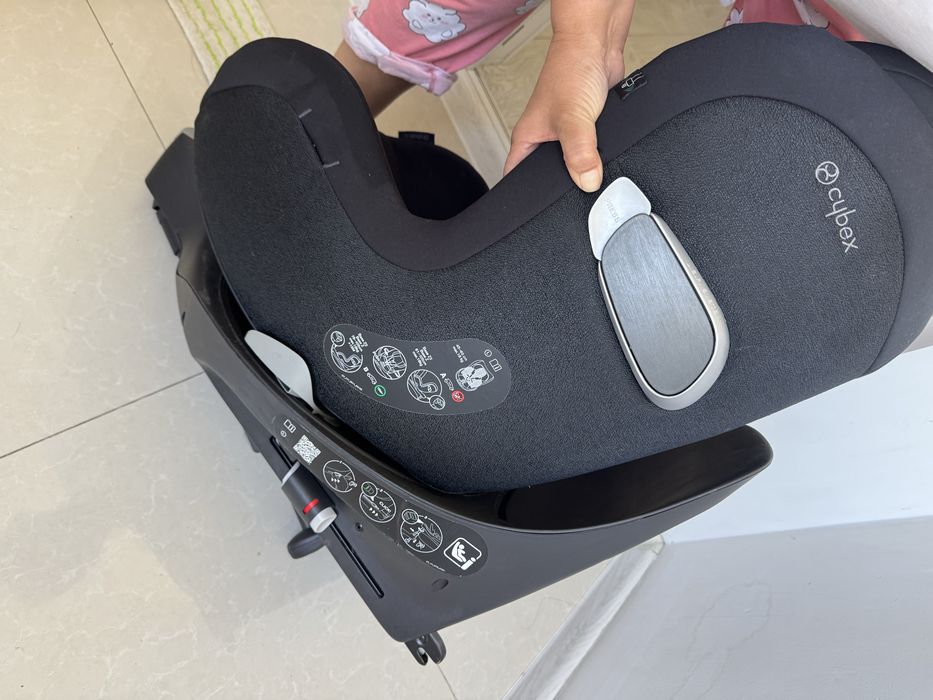 Продам автокресло Cybex