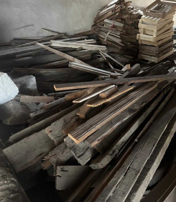 Продаю доски, ,дрова разные кирпичи,