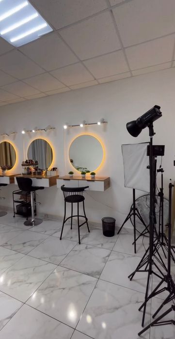 Сдам место в просторном кабинете